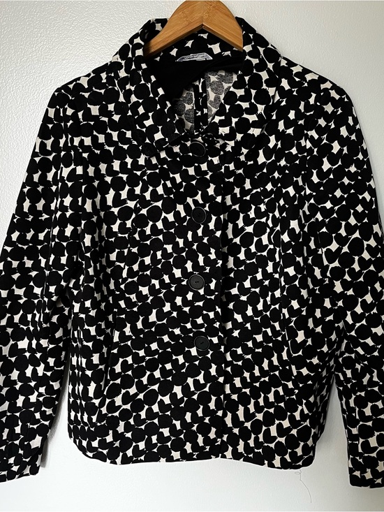 MaxMara Jackets & Blazers - MaxMara Black and White Patterned Cropped Blazer. Classic Luxury!